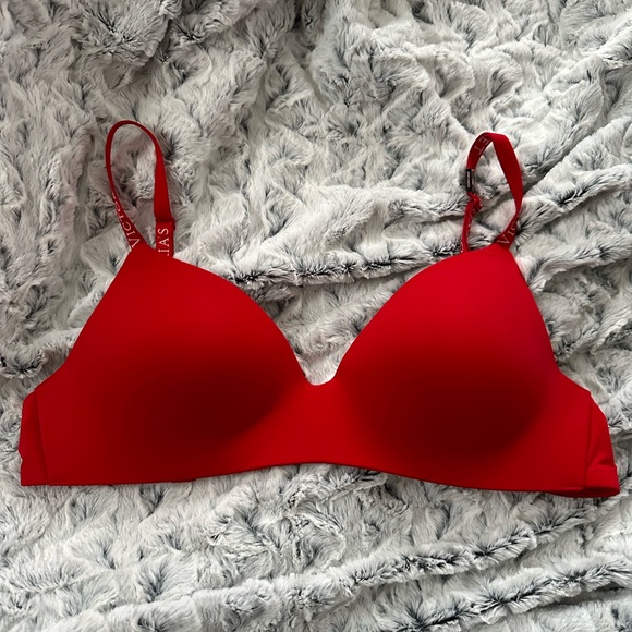 Victoria’s Secret Bra - Picture 1 of 2